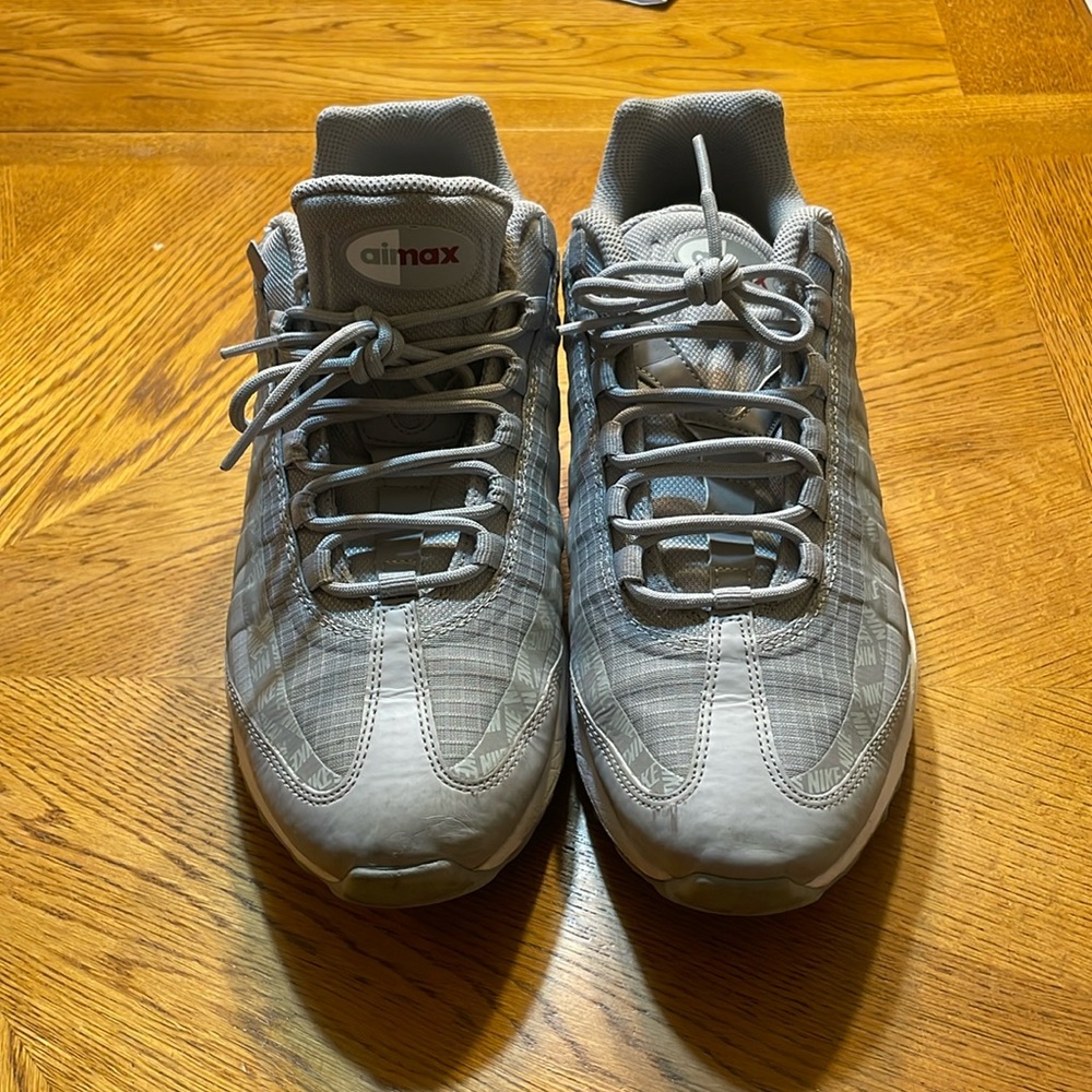 Used pair of Nike air max wolf gray size 9 no box